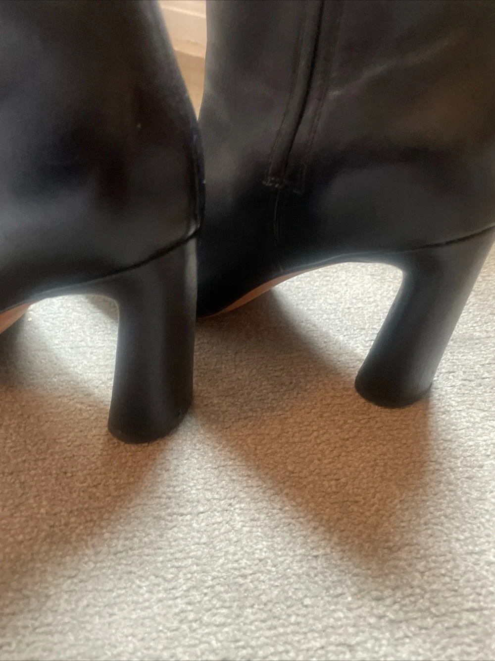 Classic Vince' Black Leather Ankle Boots - Women's Heeled Booties SZ9
